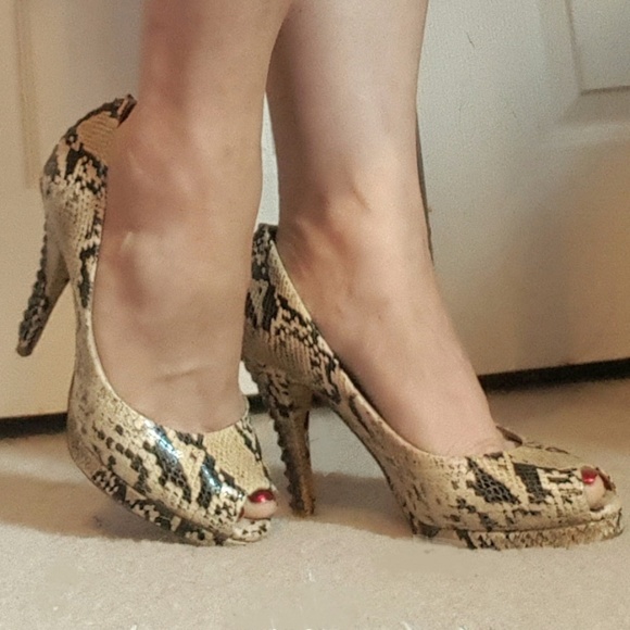 BCBGMaxazria Leather Snake Print Stud Heel Shoes - Picture 2 of 8